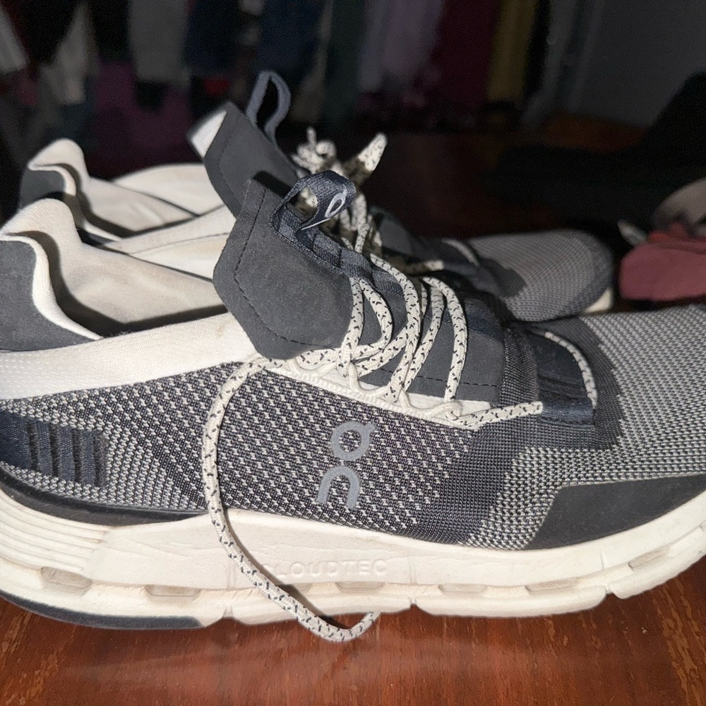 On Running Cloudnova women’s Black and white Sneakers